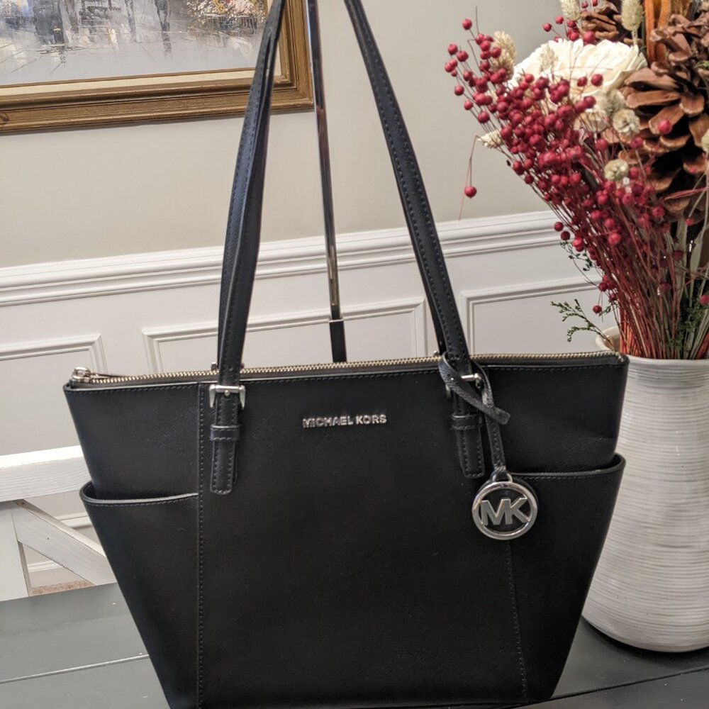 Michael Kors Medium Crossgrain Leather Tote Black